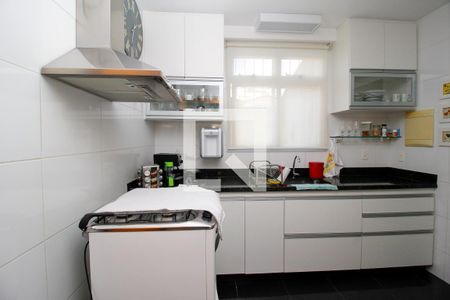 Cozinha de apartamento à venda com 3 quartos, 120m² em São Lucas, Belo Horizonte