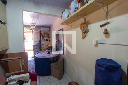 Sala de Estar de casa de condomínio à venda com 2 quartos, 45m² em Vicentina, São Leopoldo