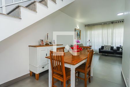 Sala de casa para alugar com 3 quartos, 253m² em Parque Sao Domingos, São Paulo