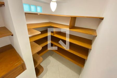 Closet de apartamento para alugar com 2 quartos, 75m² em Copacabana, Rio de Janeiro