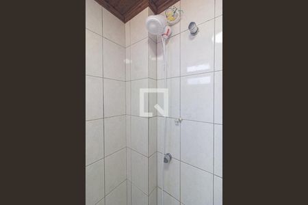 Banheiro de kitnet/studio para alugar com 1 quarto, 24m² em Bigorrilho, Curitiba