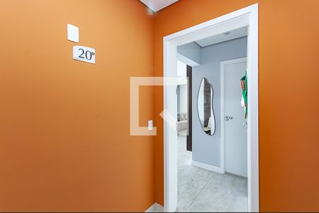 Hall Elevador de apartamento para alugar com 3 quartos, 160m² em Barra Funda, São Paulo