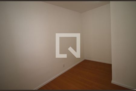 Quarto 2 de apartamento para alugar com 2 quartos, 45m² em Ramos, Rio de Janeiro