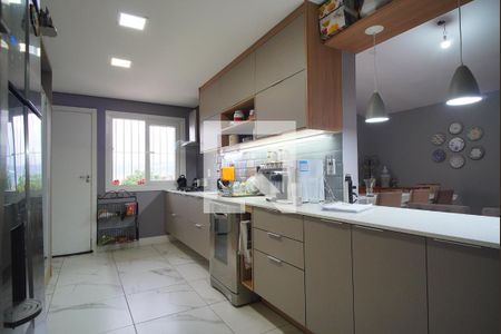 Cozinha de casa à venda com 4 quartos, 400m² em Jardim do Salso, Porto Alegre