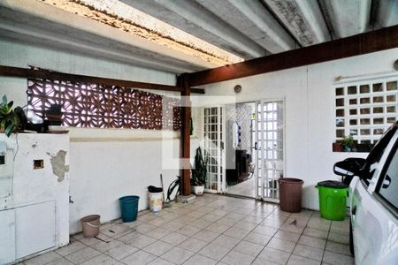 Garagem de casa à venda com 2 quartos, 120m² em Vila Bandeirantes, São Paulo