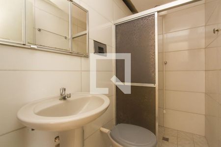 Banheiro de apartamento à venda com 1 quarto, 37m² em Protásio Alves, Porto Alegre