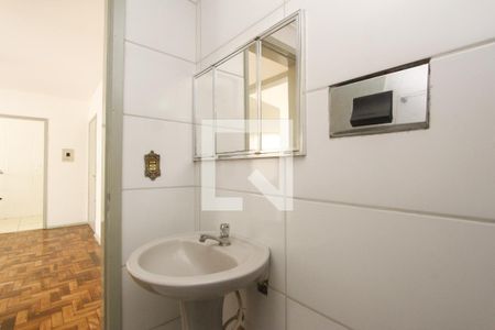 Banheiro de apartamento à venda com 1 quarto, 37m² em Protásio Alves, Porto Alegre