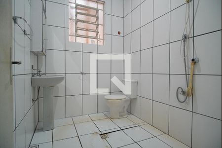 Banheiro de casa à venda com 2 quartos, 110m² em Navegantes, Porto Alegre
