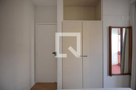 Quarto de kitnet/studio para alugar com 1 quarto, 40m² em Funcionários, Belo Horizonte