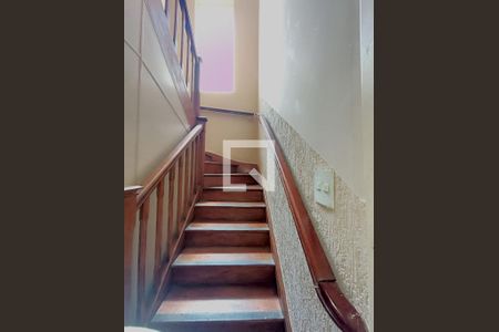 Sala - Escadas de casa à venda com 4 quartos, 260m² em Vila Romana, São Paulo