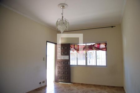 Casa à venda com 120m², 3 quartos e 4 vagasSala