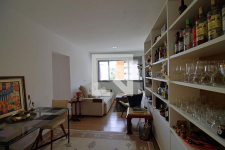 Apartamento para alugar com 85m², 2 quartos e 1 vagaSala