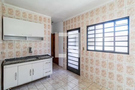 Cozinha de casa para alugar com 2 quartos, 60m² em Vila Sonia, São Paulo