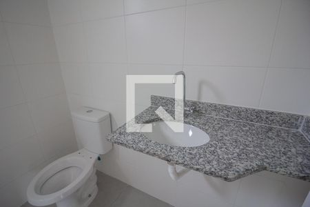 Banheiro de apartamento à venda com 1 quarto, 30m² em Vila Divina Pastora, São Paulo