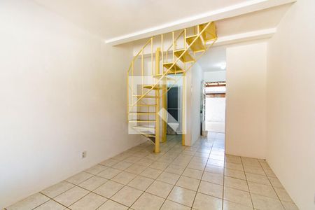 Sala de casa de condomínio para alugar com 2 quartos, 46m² em Rio Branco, Canoas