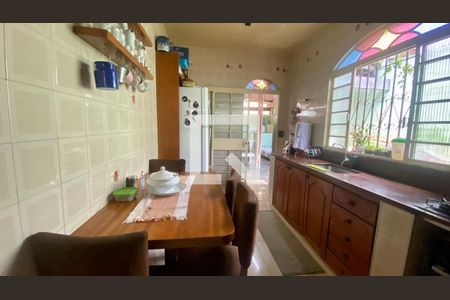 Cozinha de casa para alugar com 3 quartos, 280m² em Barreiro, Belo Horizonte