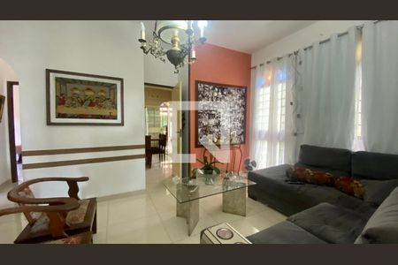 Sala de casa para alugar com 3 quartos, 280m² em Barreiro, Belo Horizonte