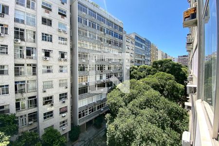 Vista - Sala de apartamento à venda com 3 quartos, 211m² em Copacabana, Rio de Janeiro