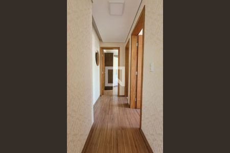 Corredor de apartamento para alugar com 2 quartos, 47m² em Parque São Vicente, Santo André