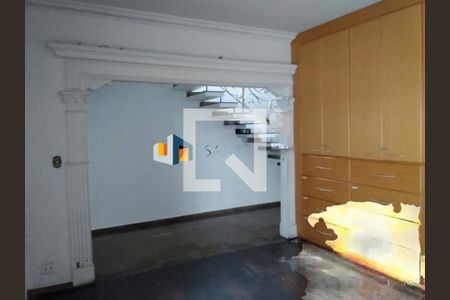 Casa à venda com 4 quartos, 500m² em Água Branca, São Paulo