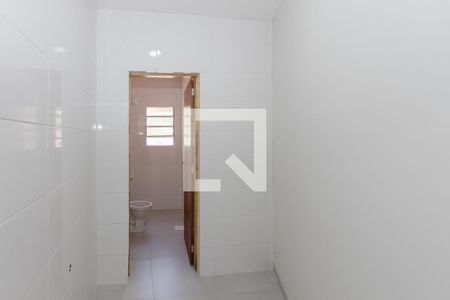 Banheiro de kitnet/studio para alugar com 2 quartos, 62m² em Granja Julieta, São Paulo