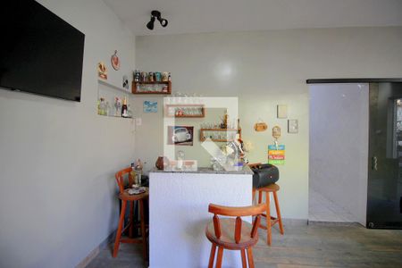 Sala de casa à venda com 5 quartos, 220m² em Ipiranga, Belo Horizonte