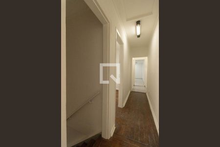 Casa à venda com 150m², 4 quartos e sem vaga Casa à venda com 150m², 4 quartos e sem vagaCorredor