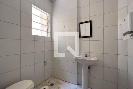 Banheiro de casa à venda com 5 quartos, 150m² em Cambuci, São Paulo