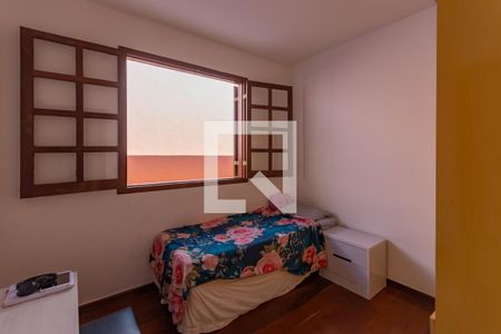 Quarto 2 de casa à venda com 3 quartos, 294m² em Alípio de Melo, Belo Horizonte