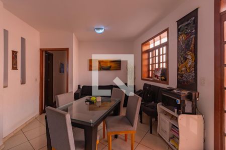 Sala de casa à venda com 3 quartos, 294m² em Alípio de Melo, Belo Horizonte