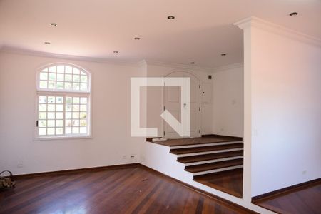 Sala de casa de condomínio para alugar com 4 quartos, 350m² em Jardim Lambreta, Cotia