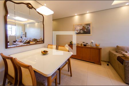 Sala de apartamento à venda com 3 quartos, 80m² em Calafate, Belo Horizonte