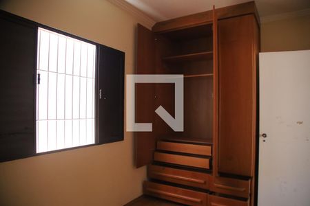quarto 2  de casa à venda com 3 quartos, 180m² em Vila Yolanda, Osasco