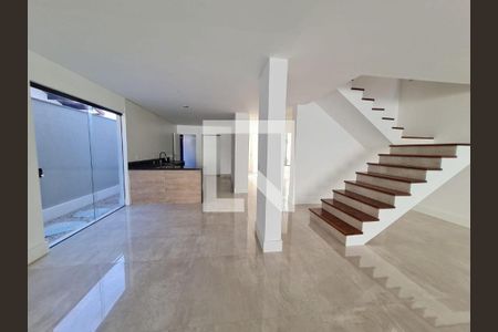 Casa à venda com 4 quartos, 410m² em Recreio dos Bandeirantes, Rio de Janeiro