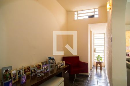 Hall de Entrada de casa à venda com 2 quartos, 130m² em Vila Alexandria, São Paulo