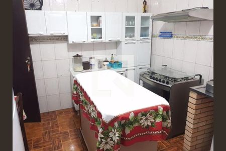 Casa à venda com 6 quartos, 180m² em Ferreira, São Paulo