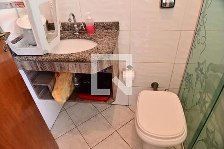 Banheiro suíte de apartamento para alugar com 2 quartos, 69m² em Guilhermina, Praia Grande