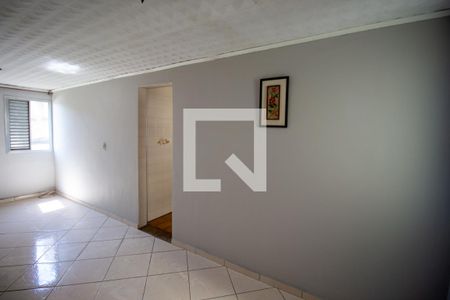 Sala de apartamento para alugar com 2 quartos, 56m² em Conjunto Residencial José Bonifácio, São Paulo