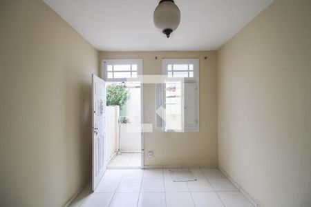 Sala de casa para alugar com 2 quartos, 60m² em Centro, Nova Iguaçu