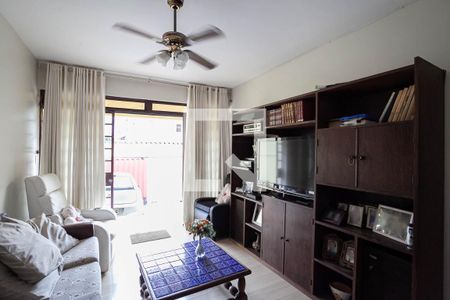 Sala  de casa à venda com 3 quartos, 243m² em Paraíso, Belo Horizonte