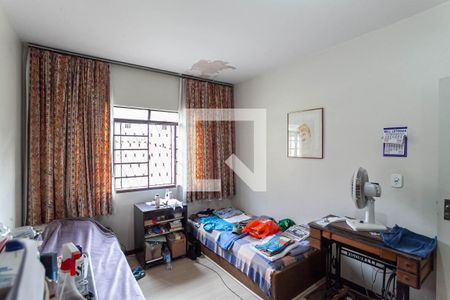 Quarto 2 de casa à venda com 3 quartos, 243m² em Paraíso, Belo Horizonte