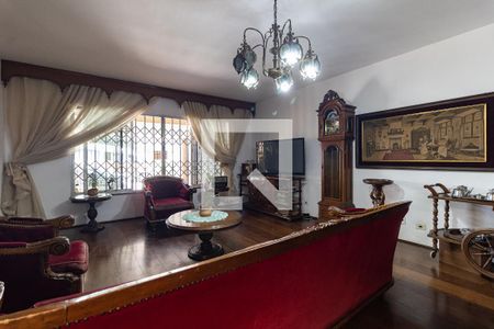 Sala de casa à venda com 3 quartos, 180m² em Vila Santo Estefano, São Paulo