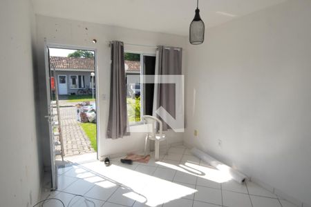 Sala de casa de condomínio para alugar com 2 quartos, 86m² em Chácaras Arcampo, Duque de Caxias