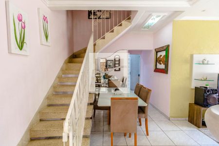 Sala de casa de condomínio para alugar com 3 quartos, 109m² em Guilhermina, Praia Grande