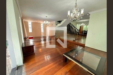 Casa à venda com 4 quartos, 332m² em Jardim Campo Grande, São Paulo