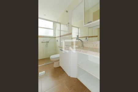Banheiro da Suíte de apartamento à venda com 2 quartos, 111m² em Rio Branco, Porto Alegre