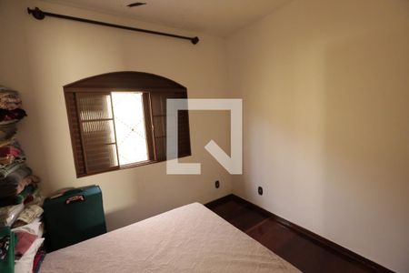 Quarto 2 de casa para alugar com 3 quartos, 200m² em Barreiro, Belo Horizonte