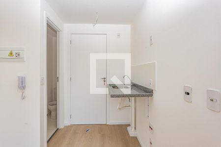 Cozinha de kitnet/studio para alugar com 1 quarto, 16m² em Vila Moraes, São Paulo