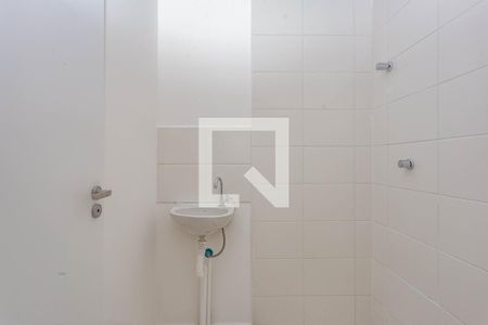 Banheiro de kitnet/studio para alugar com 1 quarto, 16m² em Vila Moraes, São Paulo