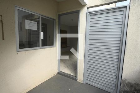 Frente do bloco de casa de condomínio para alugar com 2 quartos, 62m² em Jardim Europa, Goiânia